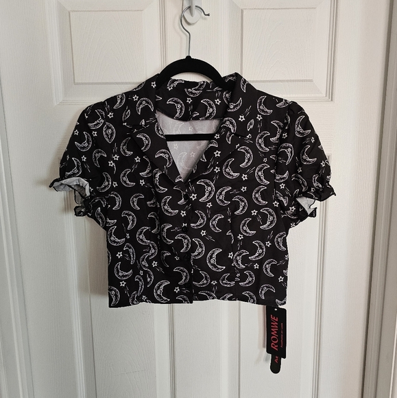 ROMWE Academia Moon & Star Print Button Front Crop Shirt - Picture 3 of 7